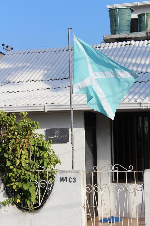 Hostal Blue Almond - *
